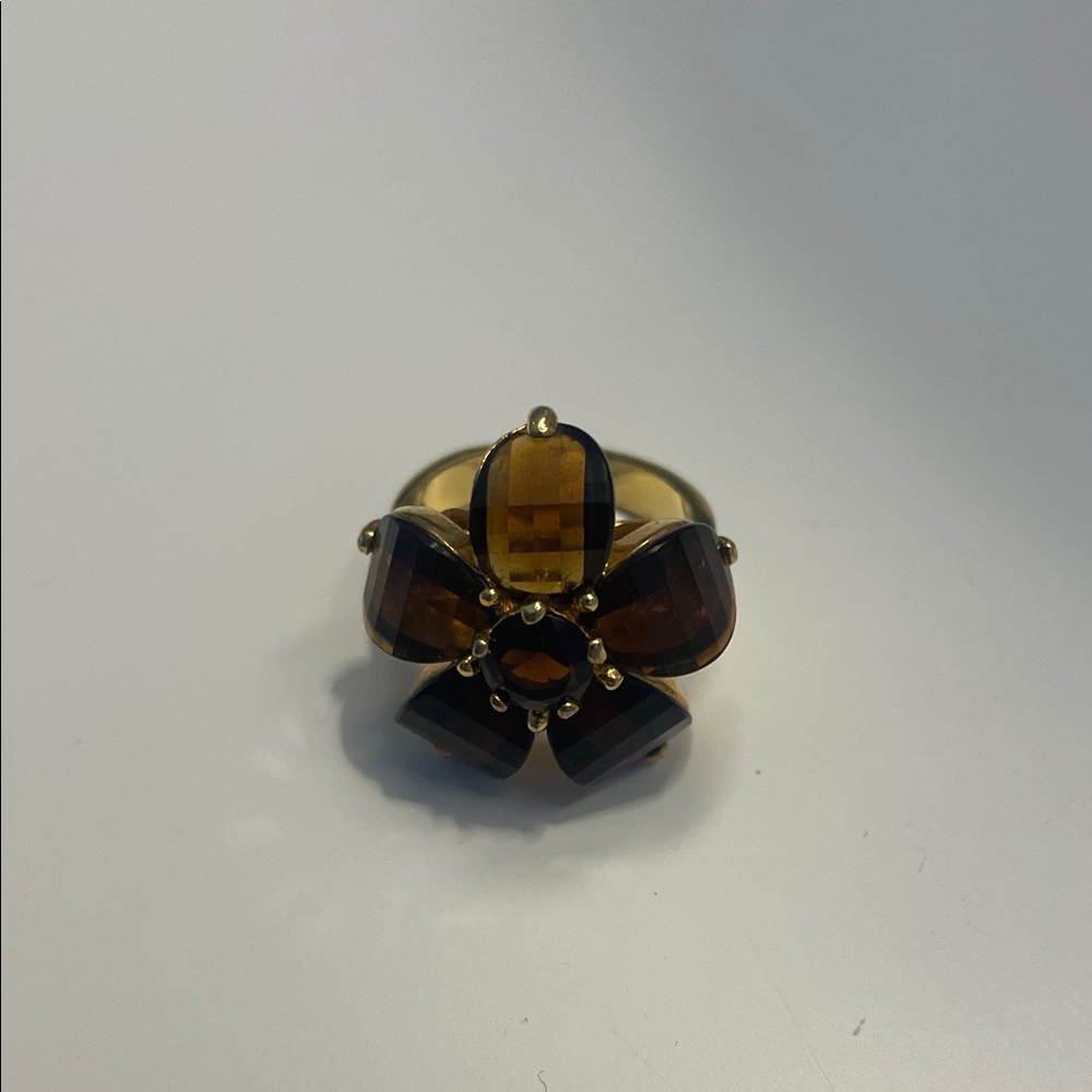 Elegant Gold and Brown Flower Ring